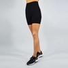 شلوارک سیملس ورزشی زنانه مدل پشت چین دار HMT-1J520 مشکی