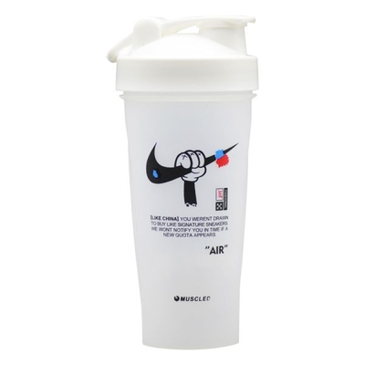 شیکر ورزشی یک تیکه نایک مدل Muscled شفاف درب ضامنی ظرفیت ۰.۶ لیتر