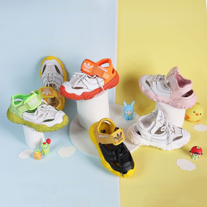 کفش تابستونی adidas