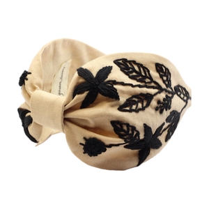 تل نخی گلدوزی مدل گل سیاه/black flower