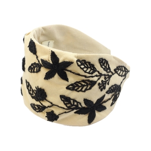 تل اسکارف نخی گلدوزی مدل گل سیاه/black flower