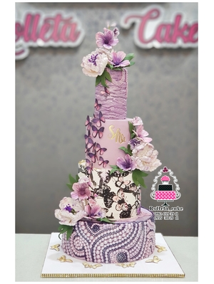 Attractive purple cake
