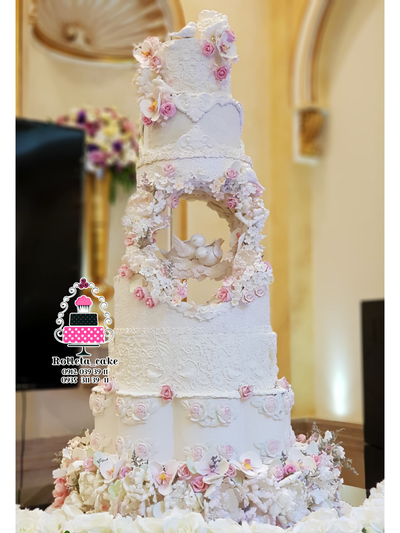 Magnificent wedding cake