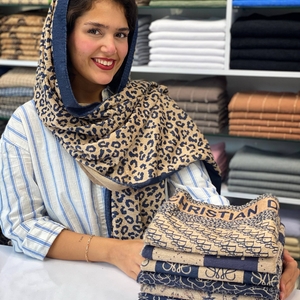 شال مخمل موهر چاپی سورمه ای 