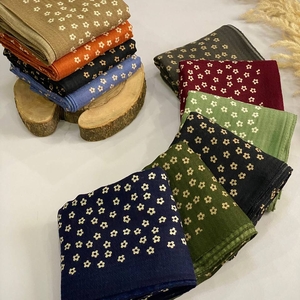 روسری نخی گلریز