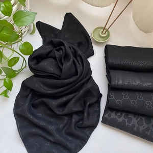 روسری ژاگارد دور دوخت