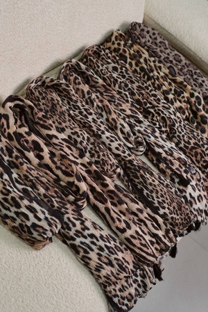 شال پلیسه برشکا ‌لمه پلنگی وارداتی کد294