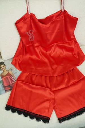 ست تاپ شورتک ساتن نگینی قرمز کد1032