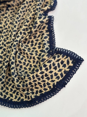 شال پلیسه برشکا طرح فلش قلاب بافی کد۲۸۳