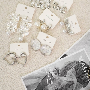 گوشواره میخی پک نقره‌ای کد1056