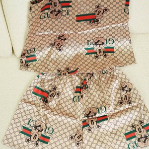 ست تاپ شورتک ساتن طرح گوچی کد1036