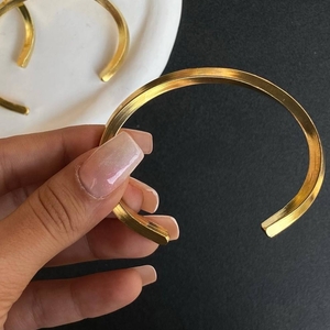 بنگل برنجی مینیمال کد۱۰۴۶