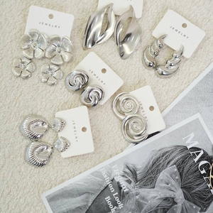 گوشواره میخی پک نقره‌ای کد1057