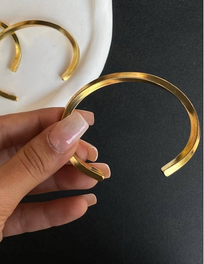 بنگل برنجی مینیمال کد۱۰۴۶