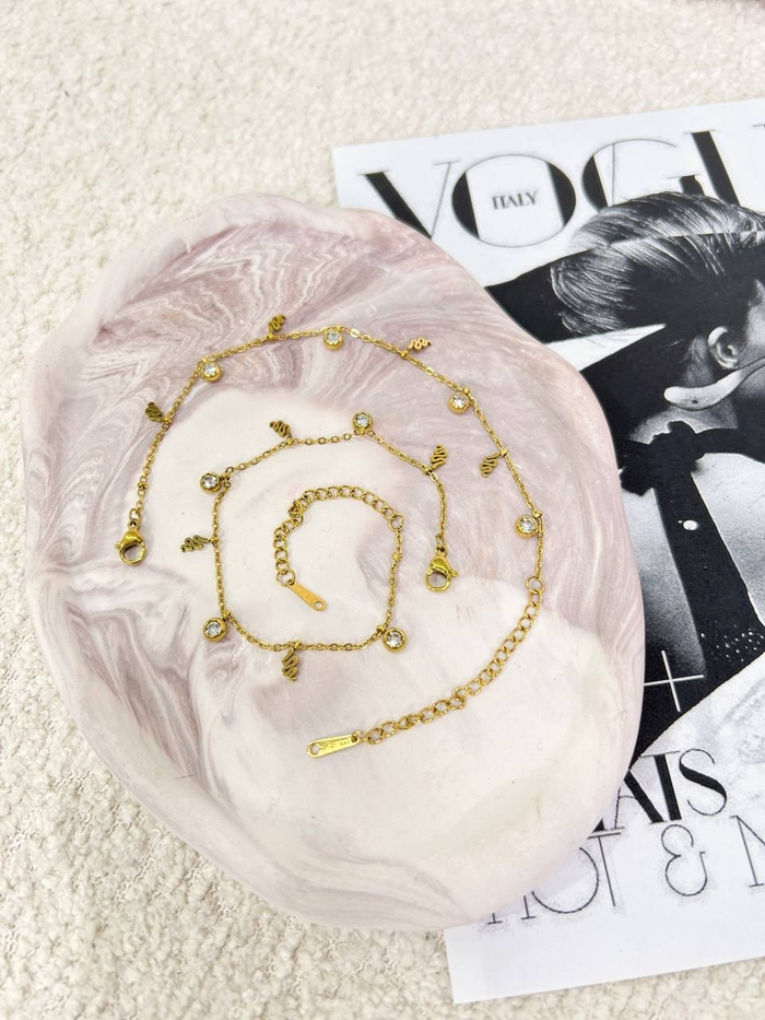 دستبند زنجیری طرح نگینی ماری کد۱۰۴۳